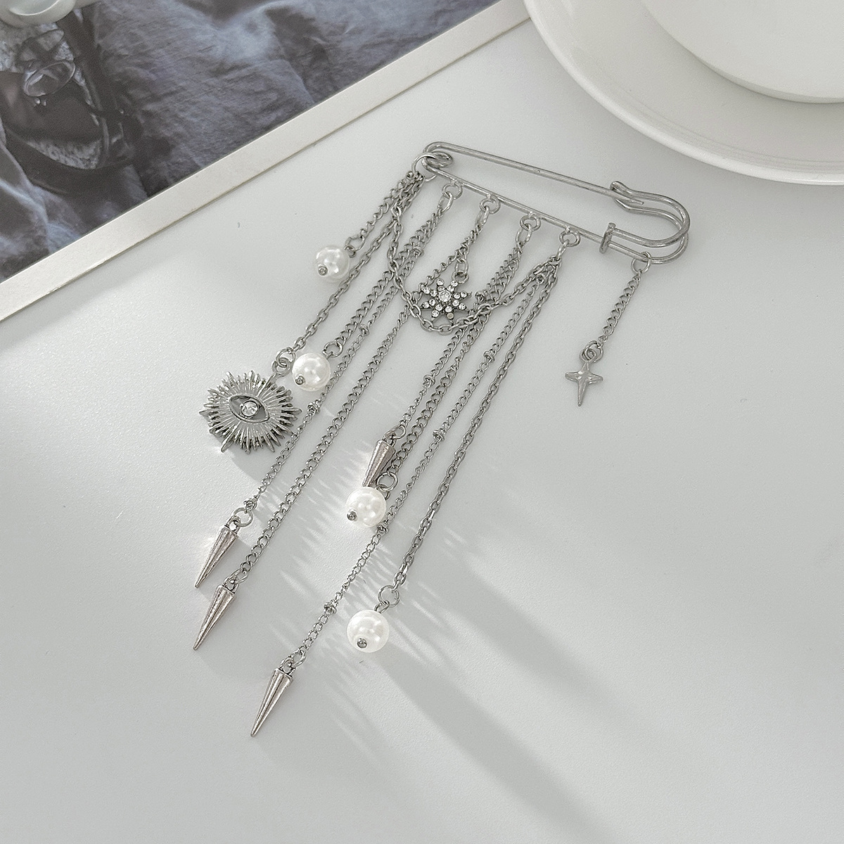 Imitation Pearl Brooch Elegant - Women'S Formal Wear Accessories review and price